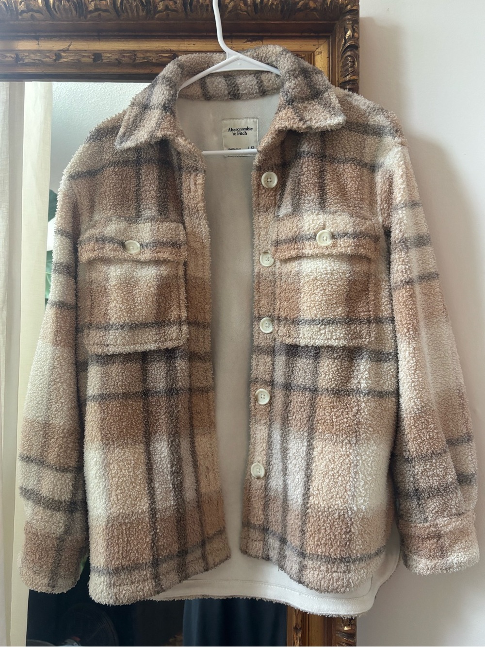 Abercrombie & Fitch Cozy Sherpa Plaid Shacket (size xs)